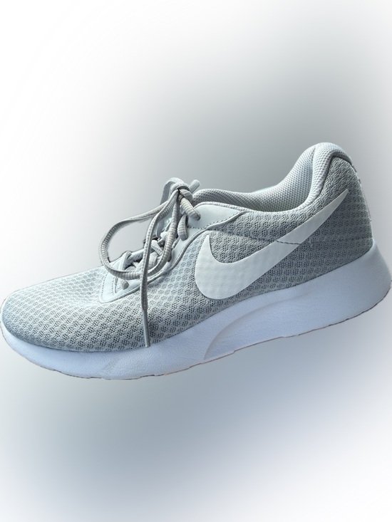 Nike Shoes - Nike Tanjun Gray Sneakers Women’s 8.5 Lightweight Running Shoes
